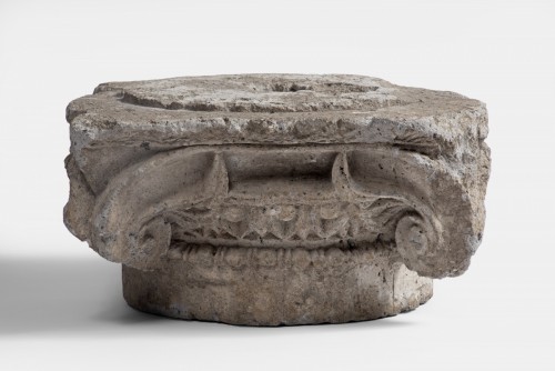 Chapiteau ionique en travertin, Grèce - hellénistique tardif 1er siècle après JC - Archéologie Style 