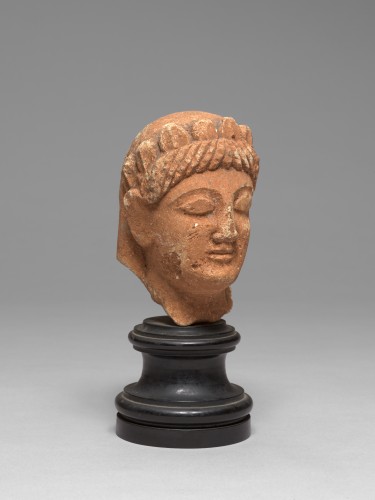 Tête en calcaire chypriote d'une femme votaire, fin VIe-début Ve siècle avant JC - Archéologie Style 