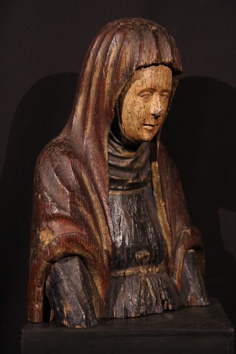 Sainte femme en buste en chêne polychrome, Allemagne ou Pays Bas - Sculpture Style 