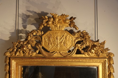 Miroir Louis XVI en bois sculpté et doré - Miroirs, Trumeaux Style Louis XVI