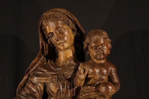 XVIIe siècle - Vierge à l’Enfant en aulne, avec traces de polychromie, époque fin XVIIe début XVIIIe