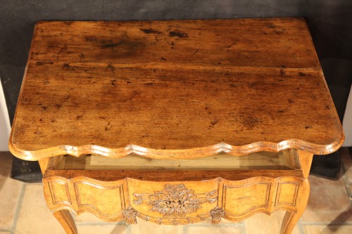 Table console arlésienne en bois de noyer - Mobilier Style 