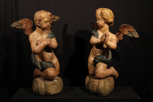 Paire d’anges adorateurs en bois polychromé, Alpes ( Tyrol ou Savoie) époque XVIIe siècle - Sculpture Style 