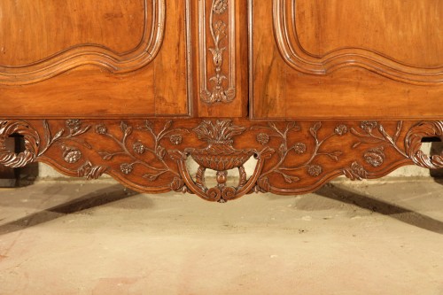 Armoire provençale de mariage, 2e moitié du XVIIIe siècle - Mobilier Style 