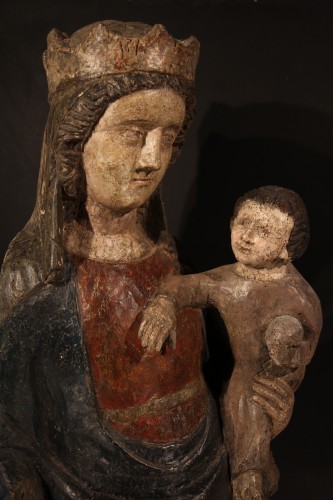 Vierge à l’Enfant en bois polychromé. France XIVe siècle - Moyen Âge