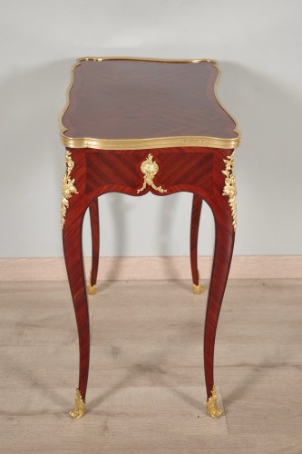 XIXe siècle - Table à écrire en bois de violette et acajou vers 1880