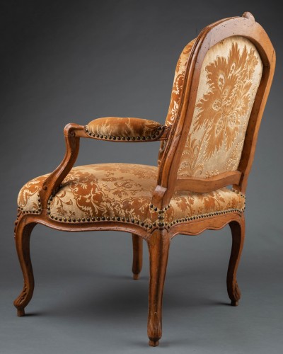 Paire de fauteuils Louis XV en hêtre estampillé Gourdin - Louis XV