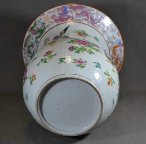  - Paire de vases en porcelaine de chine, milieu du 19e siècle