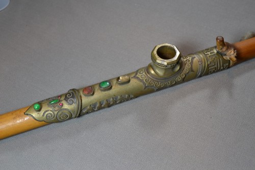 Pipe à opium en bambou, métal et jadéites, Chine dynastie Qing 19e siècle - Conservatoire Sakura