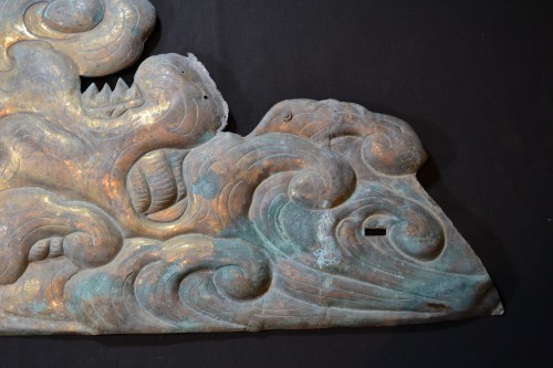 Antiquités - Colossal dragon Chinois en cuivre repoussé doré 