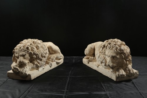 Antiquités - Paire de lions en Tuffeau 19e siècle