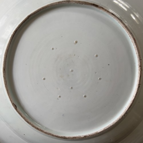 Grand plat en porcelaine, Japon  vers 1670 -1680 - Cristina Ortega & Michel Dermigny
