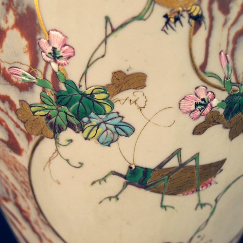  - Japon, paire de vases en biscuit de porcelaine marbrés et émaillés, Banko, époque Meiji