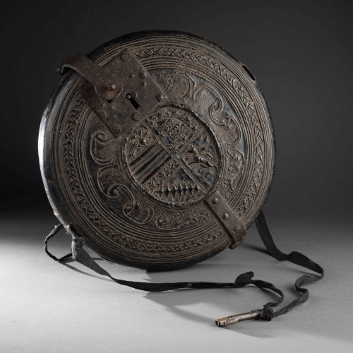 Objets de Vitrine Coffret & Nécessaire - Coffret en cuir bouilli décorée d’un écu - Toscane XVIe siècle