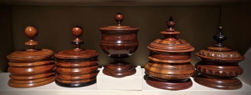 Collection de cinq pots à tabac hollandais du XIXe siècle - Objets de Vitrine Style Louis-Philippe