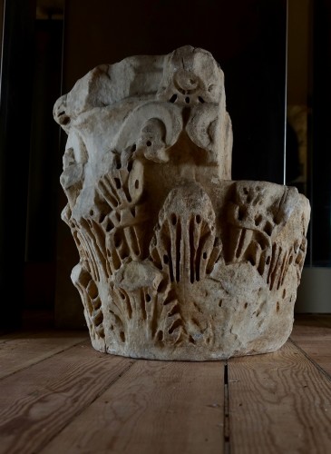Archéologie  - Chapiteau corinthien en marbre - Époque romaine, I siècle ap. J-C