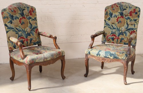 Paire de fauteuils régence à dossier plat du XVIIIe siècle - Sièges Style 