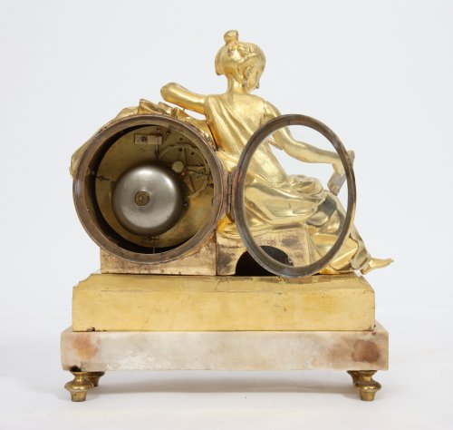 Pendule Louis XVI en bronze doré - Horlogerie Style Louis XVI