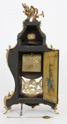 Horlogerie Cartel - Cartel Louis XV en bois laqué à fond jaune