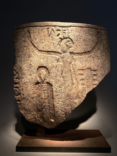 Avant JC au Xe siècle - Fragment de sarcophage