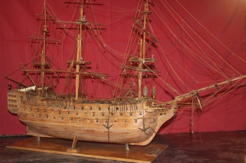 "Le HMS Victory", maquette de bateau en bois, fin du XIXe siècle