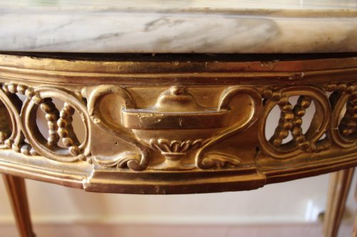 Console en bois doré, époque Louis XVI - Didascalies