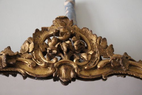 Miroir en bois doré époque Louis XV, XVIIIe siècle - Didascalies