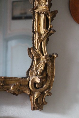 Miroir en bois doré époque Louis XV, XVIIIe siècle - Louis XV