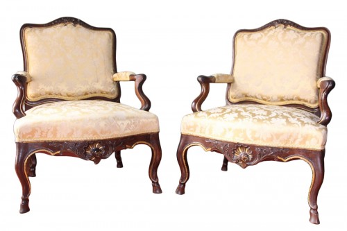 Paire de fauteuils à la reine, première moitié du XVIIIe siècle