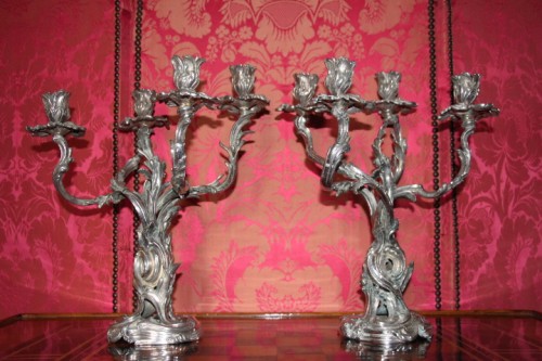 Louis-Philippe - Paire de candélabres en bronze argenté, 1ere moitié du XIXe siècle
