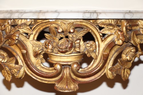 Console en bois doré, plateau de marbre, époque Louis XV - Mobilier Style Louis XV