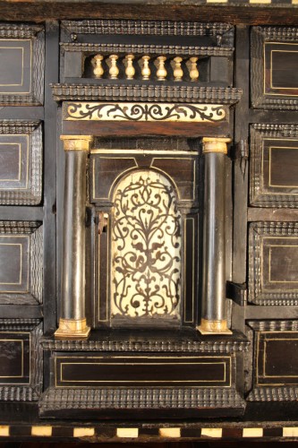 Louis XIII - Cabinet en ébène, palissandre et ivoire - Italie XVIIe siècle