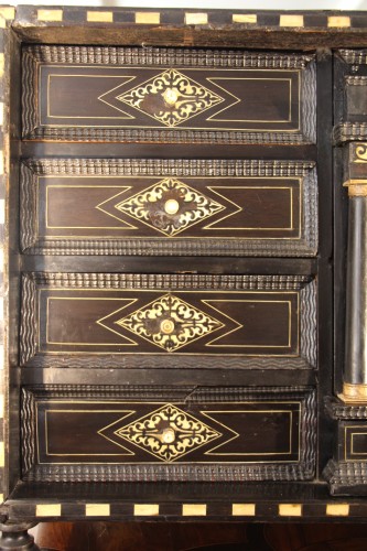 Antiquités - Cabinet en ébène, palissandre et ivoire - Italie XVIIe siècle