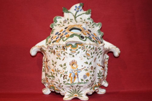 Bouquetieres en faïence de Moustiers signées "LS", XIXe siècle - Céramiques, Porcelaines Style Directoire