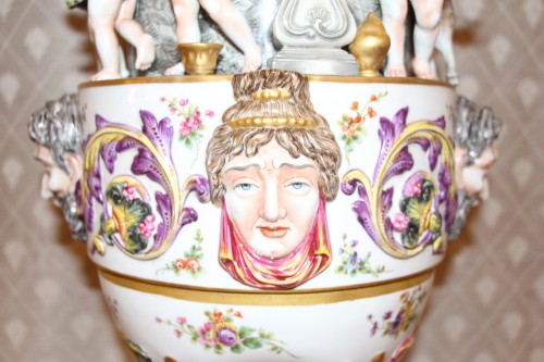 XIXe siècle - Brûle parfum en porcelaine de Capodimonte