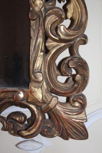 Important miroir en bois doré richement sculpté, Italie du nord début du XIXe - Restauration - Charles X