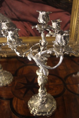 Restauration - Charles X - Paire de candélabres en bronze argenté, première moitié du XIXe siècle