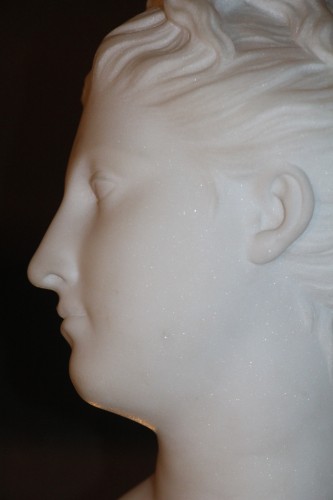Restauration - Charles X - Buste en marbre de Diane Chasseresse d'après Houdon, XIXe