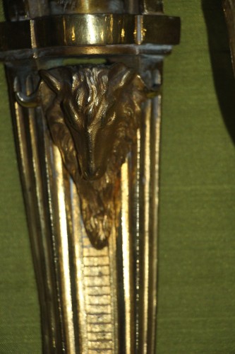 XIXe siècle - Paire d'appliques en bronze doré à Tête de bélier, premier quart du XIXe