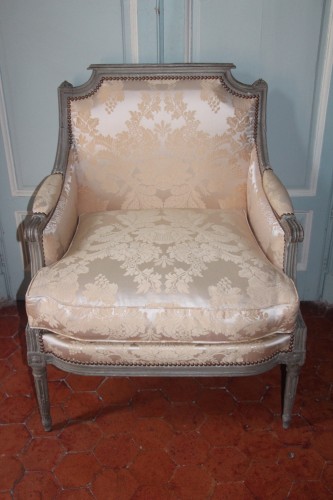 XVIIIe siècle - Marquise laquée gris perle, époque Louis XVI