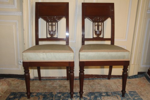 Paire de chaises en acajou attribuée à Georges Jacob, provenance Marquis de Mornay - Didascalies
