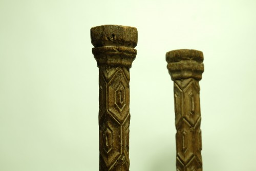 XIe au XVe siècle - Deux piliers en bois du 14e siècle, travail Français