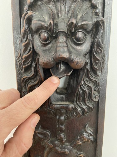 Une plaque de serrure en bois richement décorée - Renaissance XVIIe siècle - Flandre - Matériaux & Architecture Style Renaissance