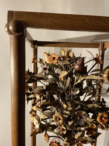 Objets de Curiosité  - Vase avec une plante à fleurs en bois circa 1900  Louvain