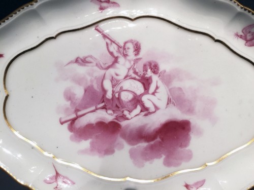 Plateau "du Roy" en porcelaine tendre de Sèvres, daté 1760 - Céramiques, Porcelaines Style Louis XV