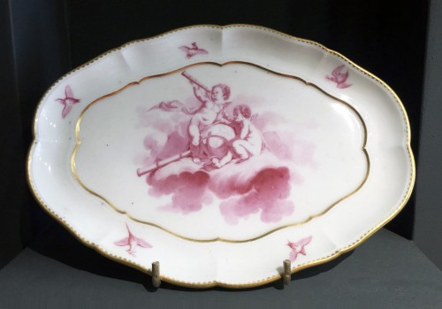 XVIIIe siècle - Plateau "du Roy" en porcelaine tendre de Sèvres, daté 1760