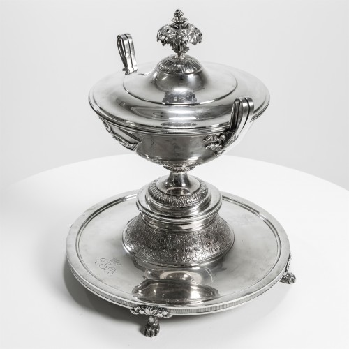 Argenterie et Arts de la table  - Paire de soupières à couvercle en argent - Johann Georg Hann, Vienne 1800