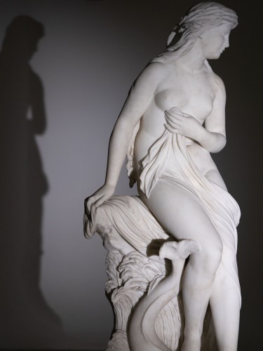 Sculpture Sculpture en Marbre - Robert Cauer l'Ancien (1831-1893) - Vénus au dauphin, Rome 1874