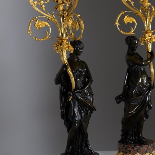 Paire de candélabres en bronze doré au feu, estampillés Raingo, France, milieu du XIX - Luminaires Style 
