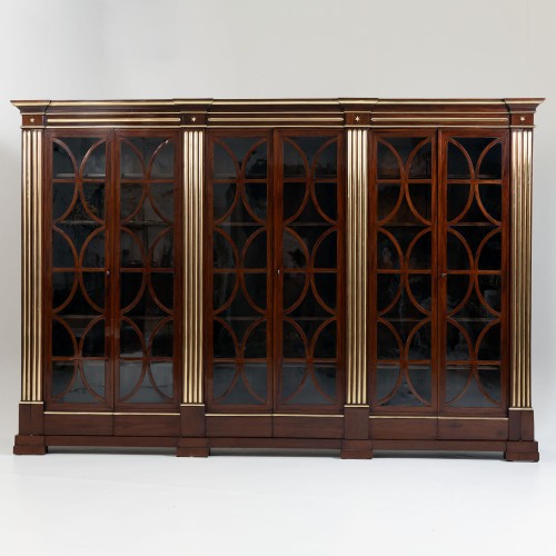 Mobilier Bibliothéque, vitrine - Grand meuble de bibliothèque avec cannelures en laiton, allemand, vers 1800